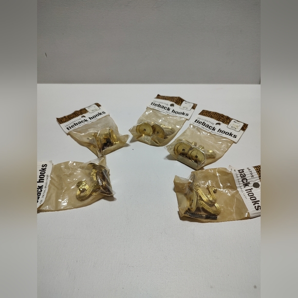 Kenney vintage brass decorative tieback hooks - Picture 4 of 7